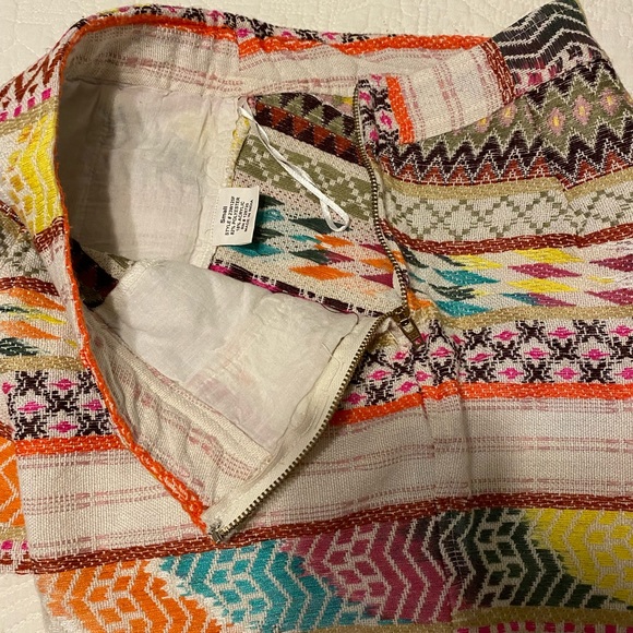 Embroidered Shorts - Picture 5 of 6